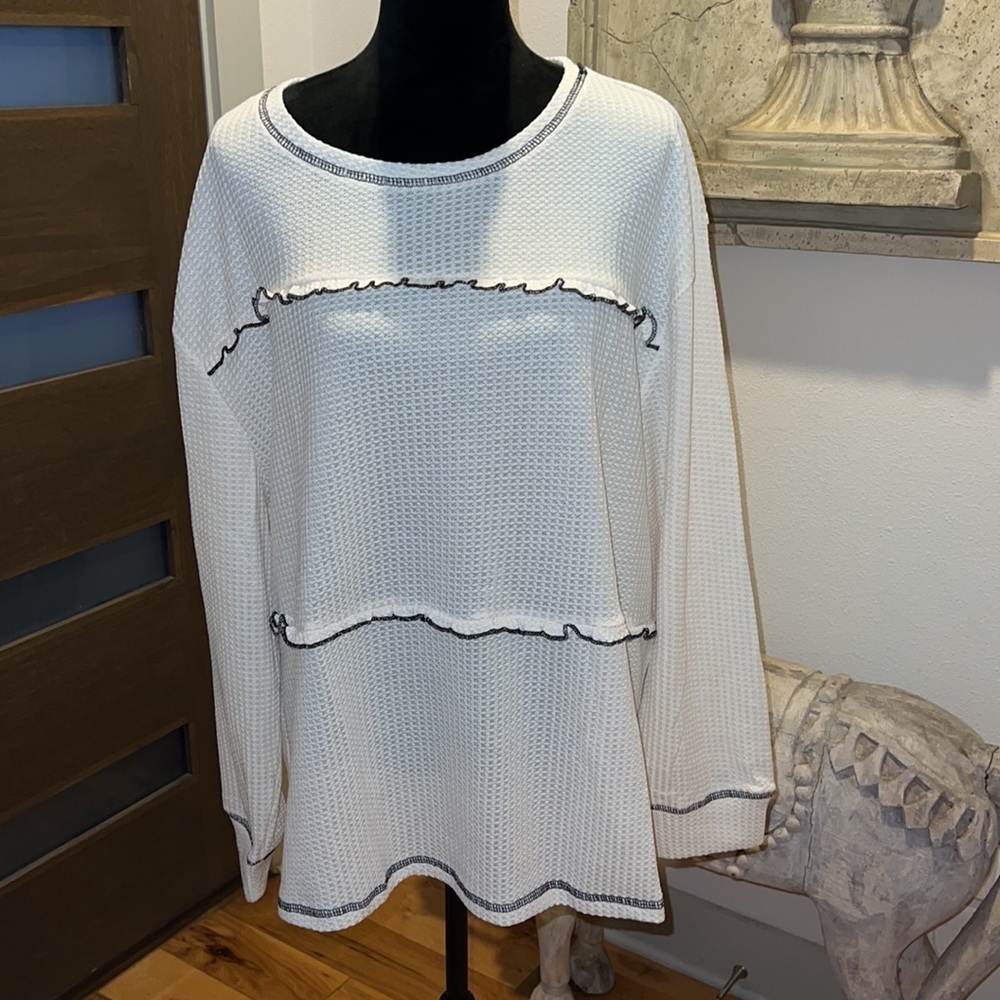 Z Avenue USA 3XL‎ ivory long sleeve top blouse black detailing